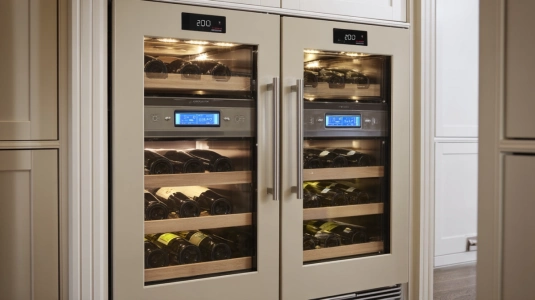 Vinlagringsskåp med två temperaturzoner